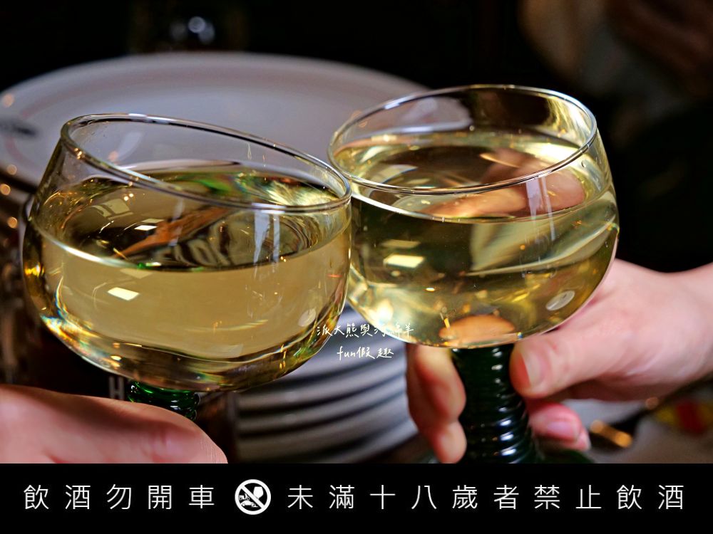 海德堡公牛餐廳︱Gasthaus “Zum Roten Ochsen”︱超過300年的老城區古老啤酒屋，每個角落散發濃厚大學城文化氣息︱春季德瑞13日夢幻跟團～DAY2-2海德堡午餐