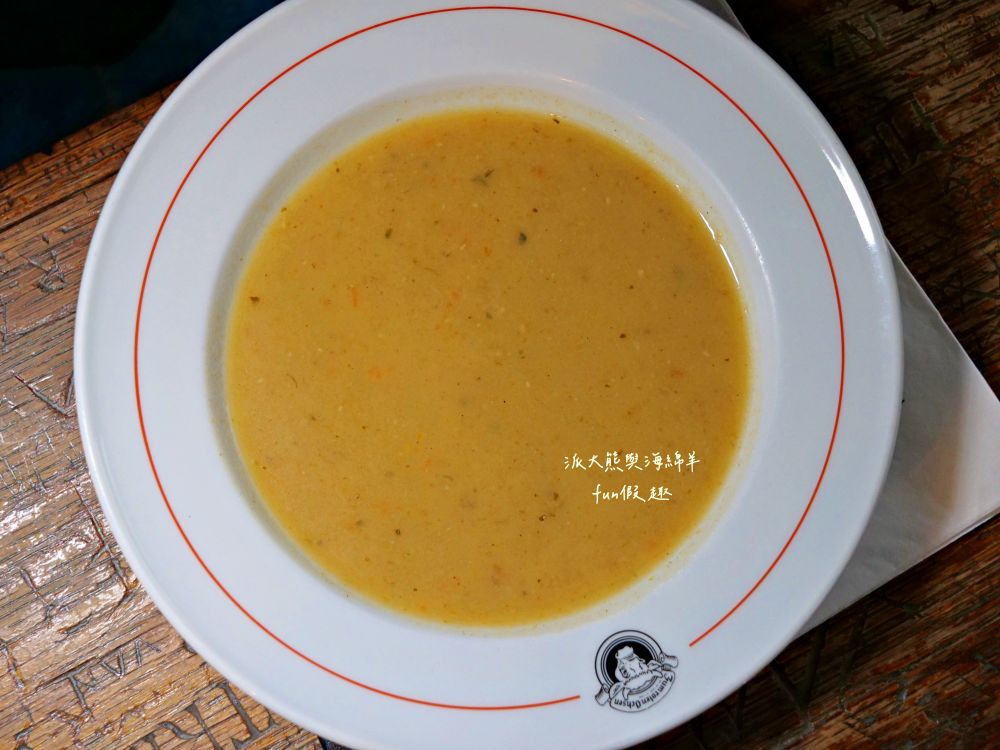 海德堡公牛餐廳︱Gasthaus “Zum Roten Ochsen”︱超過300年的老城區古老啤酒屋，每個角落散發濃厚大學城文化氣息︱春季德瑞13日夢幻跟團～DAY2-2海德堡午餐