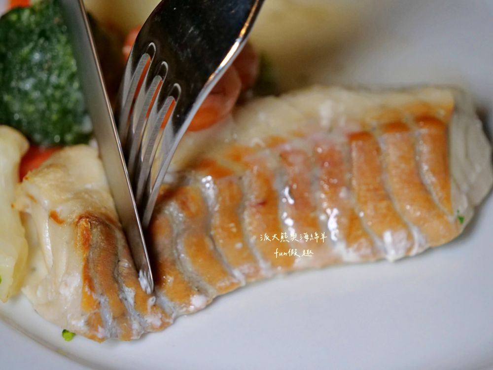 海德堡公牛餐廳︱Gasthaus “Zum Roten Ochsen”︱超過300年的老城區古老啤酒屋，每個角落散發濃厚大學城文化氣息︱春季德瑞13日夢幻跟團～DAY2-2海德堡午餐