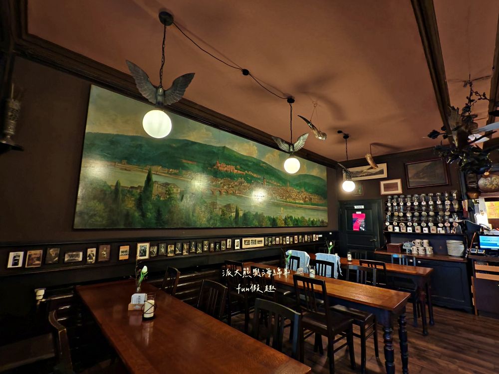 海德堡公牛餐廳︱Gasthaus “Zum Roten Ochsen”︱超過300年的老城區古老啤酒屋，每個角落散發濃厚大學城文化氣息︱春季德瑞13日夢幻跟團～DAY2-2海德堡午餐