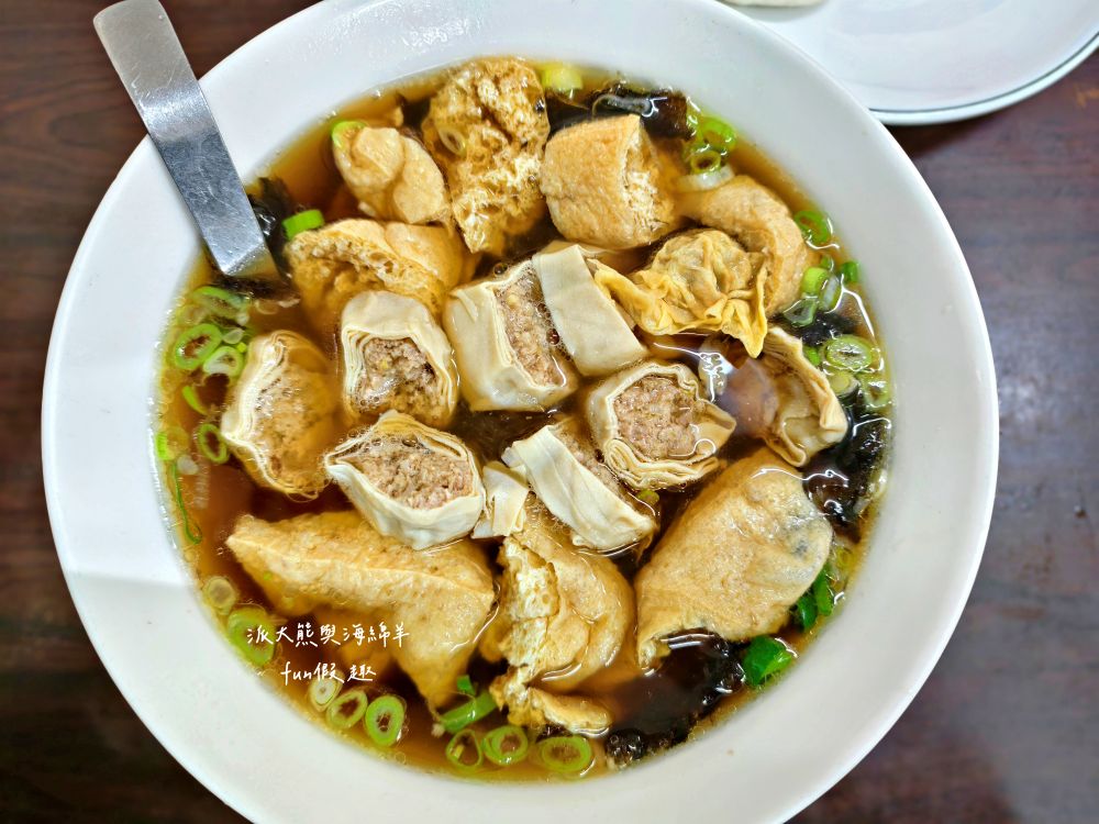 2025添上海點心肉包｜帶派大熊探訪臺中第五市場平價美食，油豆腐細粉超驚艷，還有鮮肉包、鮮竹筍包、鮮奶饅頭、豆沙包等各類點心，從早上吃到中午都可以～