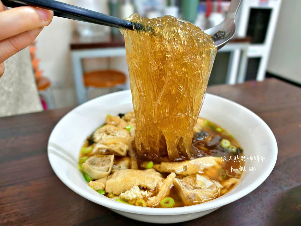 2025添上海點心肉包|帶派大熊探訪臺中第五市場平價美食,油豆腐細粉超驚艷,還有鮮肉包、鮮竹筍包、鮮奶饅頭、豆沙包等各類點心,從早上吃到中午都可以~ - 第15張圖 2025添上海點心肉包|帶派大熊探訪臺中第五市場平價美食,油豆腐細粉超驚艷,還有鮮肉包、鮮竹筍包、鮮奶饅頭、豆沙包等各類點心,從早上吃到中午都可以~