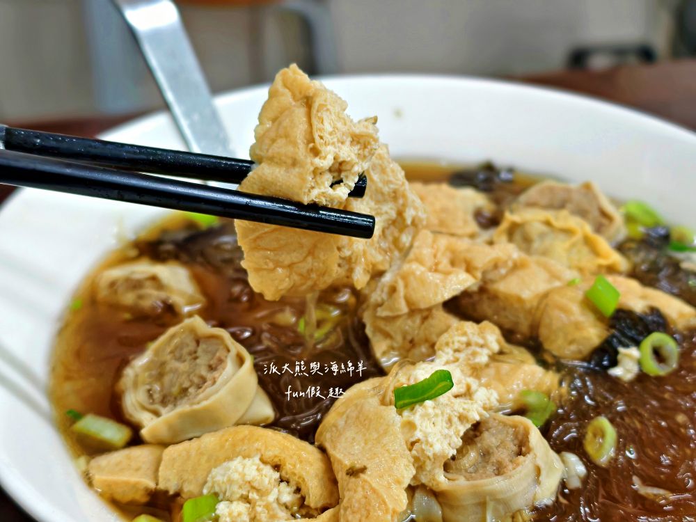 2025添上海點心肉包｜帶派大熊探訪臺中第五市場平價美食，油豆腐細粉超驚艷，還有鮮肉包、鮮竹筍包、鮮奶饅頭、豆沙包等各類點心，從早上吃到中午都可以～