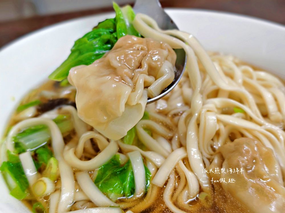 2025添上海點心肉包|帶派大熊探訪臺中第五市場平價美食,油豆腐細粉超驚艷,還有鮮肉包、鮮竹筍包、鮮奶饅頭、豆沙包等各類點心,從早上吃到中午都可以~ - 第23張圖 2025添上海點心肉包|帶派大熊探訪臺中第五市場平價美食,油豆腐細粉超驚艷,還有鮮肉包、鮮竹筍包、鮮奶饅頭、豆沙包等各類點心,從早上吃到中午都可以~