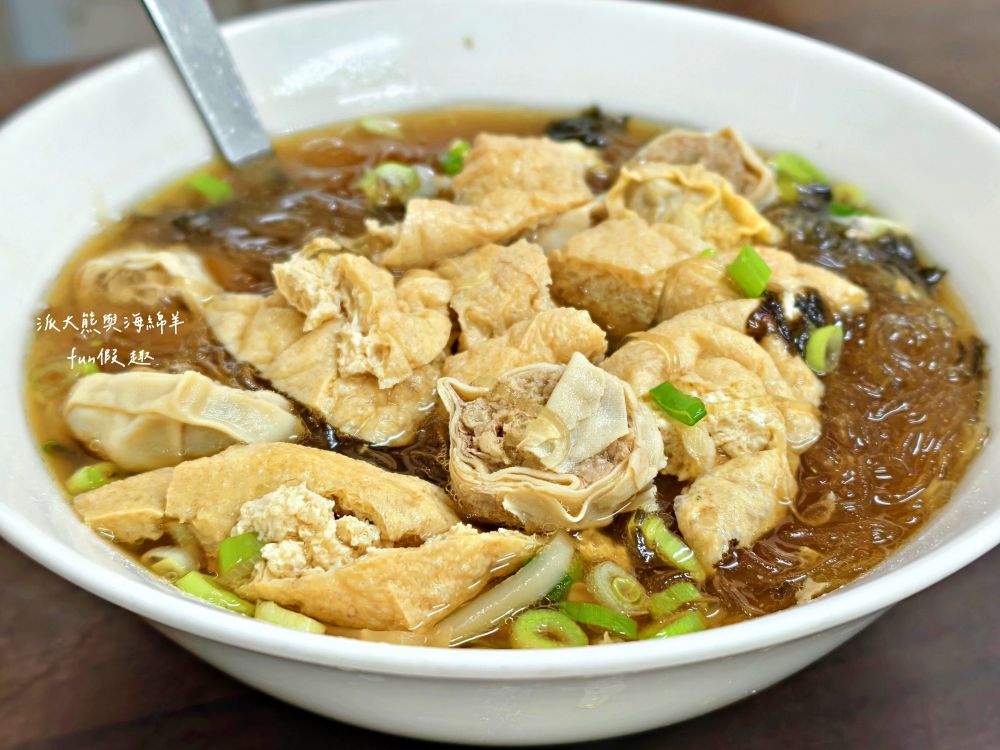 2025添上海點心肉包|帶派大熊探訪臺中第五市場平價美食,油豆腐細粉超驚艷,還有鮮肉包、鮮竹筍包、鮮奶饅頭、豆沙包等各類點心,從早上吃到中午都可以~ - 第32張圖 2025添上海點心肉包|帶派大熊探訪臺中第五市場平價美食,油豆腐細粉超驚艷,還有鮮肉包、鮮竹筍包、鮮奶饅頭、豆沙包等各類點心,從早上吃到中午都可以~