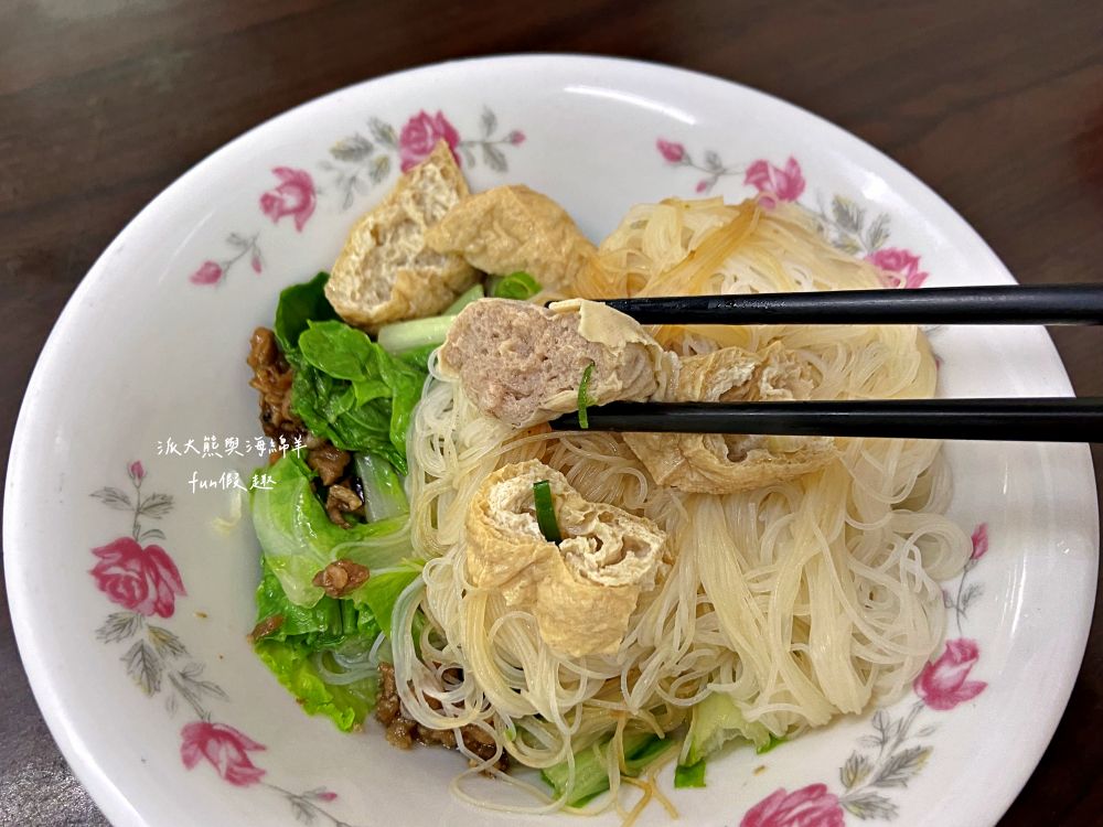 2025添上海點心肉包|帶派大熊探訪臺中第五市場平價美食,油豆腐細粉超驚艷,還有鮮肉包、鮮竹筍包、鮮奶饅頭、豆沙包等各類點心,從早上吃到中午都可以~ - 第31張圖 2025添上海點心肉包|帶派大熊探訪臺中第五市場平價美食,油豆腐細粉超驚艷,還有鮮肉包、鮮竹筍包、鮮奶饅頭、豆沙包等各類點心,從早上吃到中午都可以~