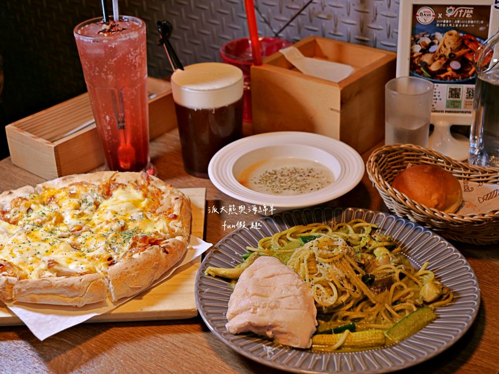 2025蘿勒廚房｜臺中大里約會聚餐首選、平價高品質義式餐館，主打義大利麵、手工披薩、焗烤燉飯等餐點，特別推薦自種紅骨九層塔青醬義大利麵，鮮香回味無窮!!!