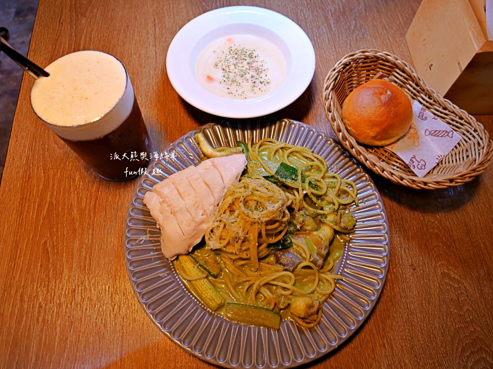 2025蘿勒廚房｜臺中大里約會聚餐首選、平價高品質義式餐館，主打義大利麵、手工披薩、焗烤燉飯等餐點，特別推薦自種紅骨九層塔青醬義大利麵，鮮香回味無窮!!!