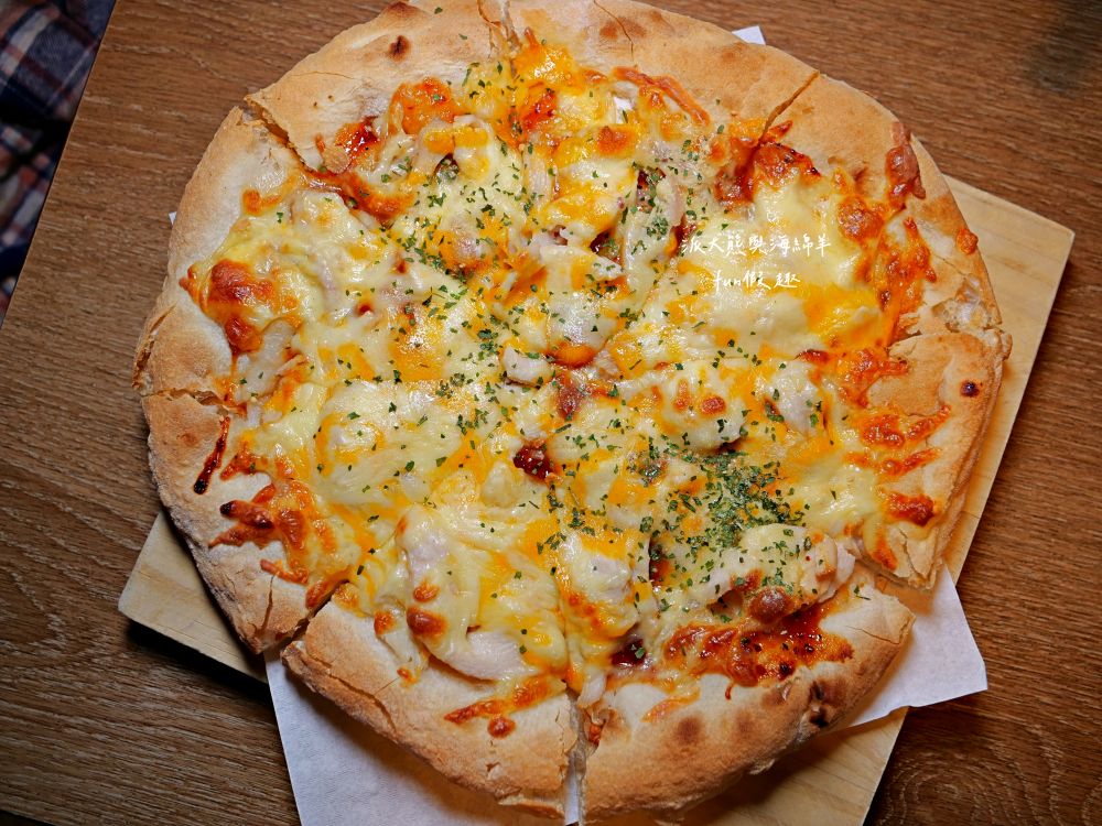 2025蘿勒廚房｜臺中大里約會聚餐首選、平價高品質義式餐館，主打義大利麵、手工披薩、焗烤燉飯等餐點，特別推薦自種紅骨九層塔青醬義大利麵，鮮香回味無窮!!!