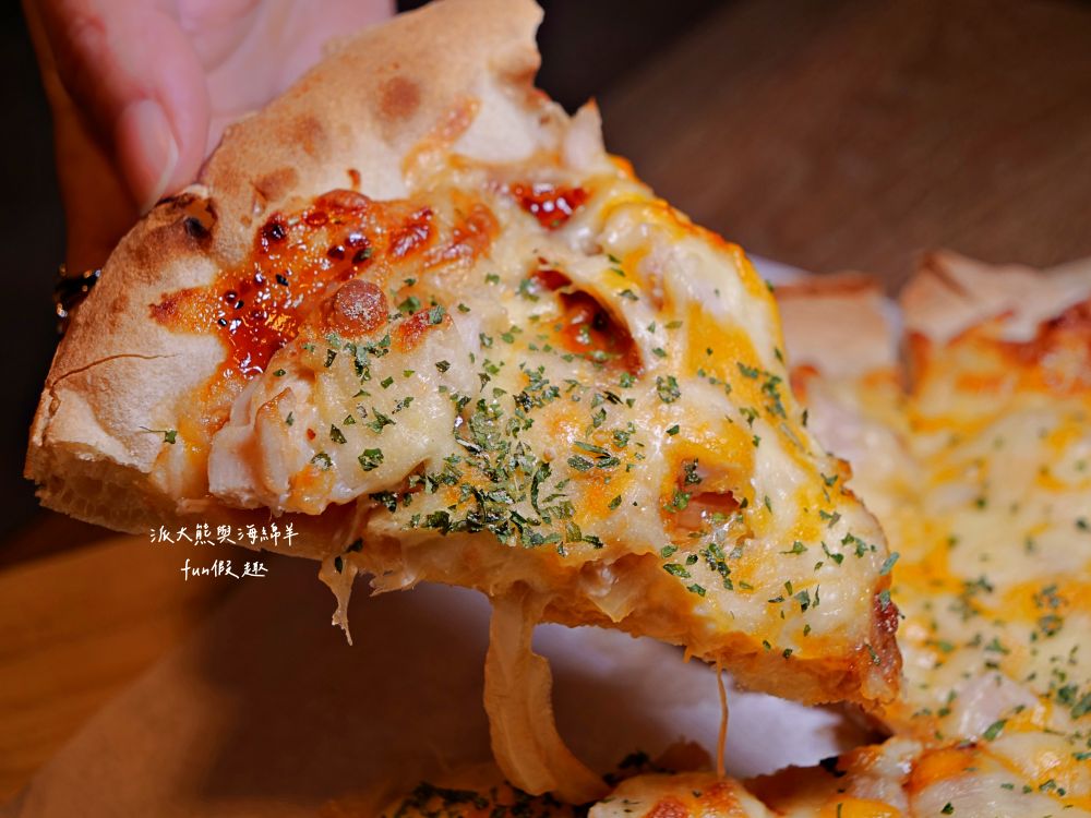 2025蘿勒廚房｜臺中大里約會聚餐首選、平價高品質義式餐館，主打義大利麵、手工披薩、焗烤燉飯等餐點，特別推薦自種紅骨九層塔青醬義大利麵，鮮香回味無窮!!!