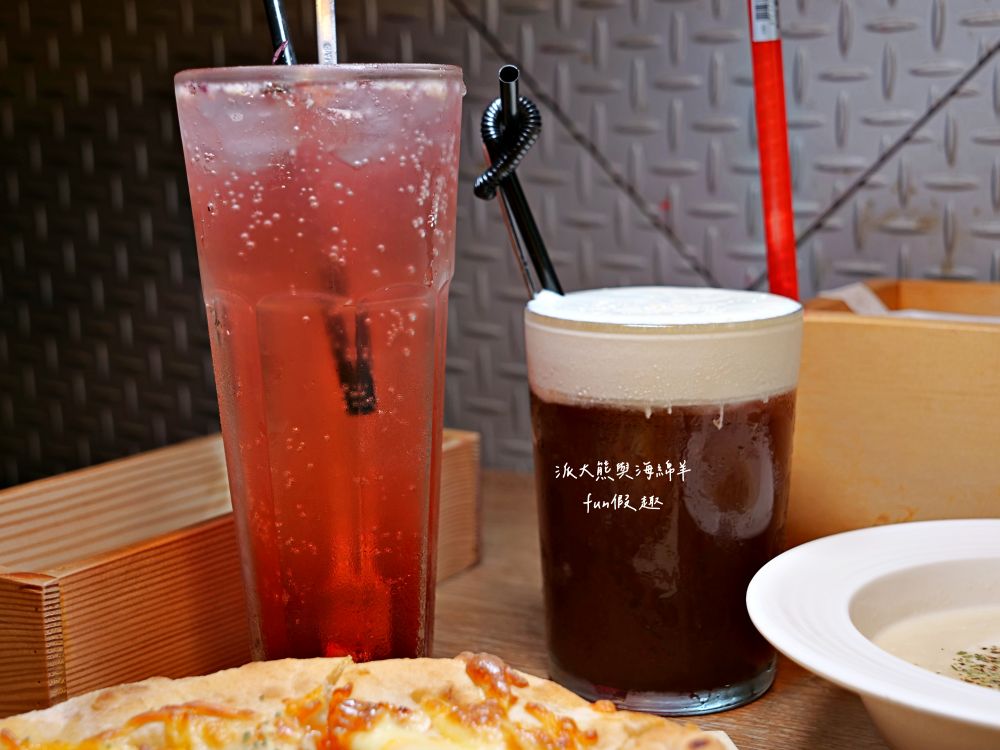 2025蘿勒廚房｜臺中大里約會聚餐首選、平價高品質義式餐館，主打義大利麵、手工披薩、焗烤燉飯等餐點，特別推薦自種紅骨九層塔青醬義大利麵，鮮香回味無窮!!!