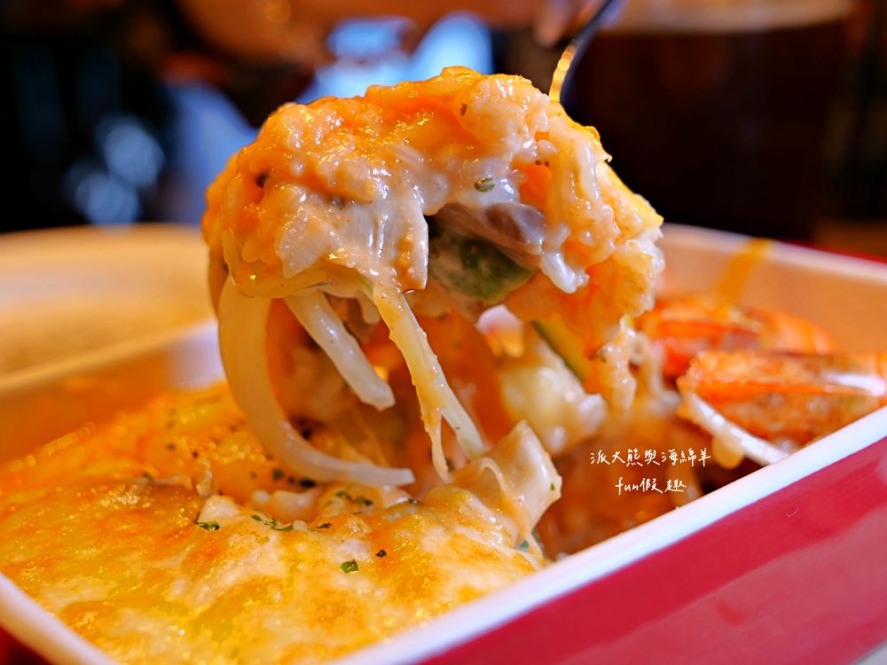 2025蘿勒廚房｜臺中大里約會聚餐首選、平價高品質義式餐館，主打義大利麵、手工披薩、焗烤燉飯等餐點，特別推薦自種紅骨九層塔青醬義大利麵，鮮香回味無窮!!!