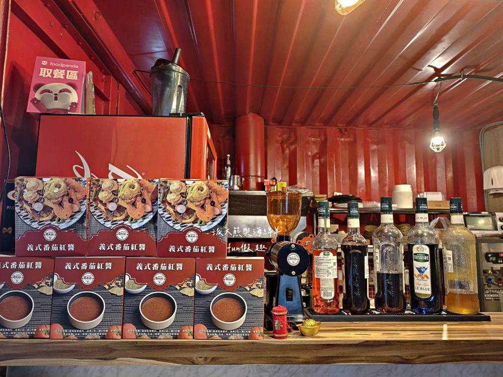 2025蘿勒廚房｜臺中大里約會聚餐首選、平價高品質義式餐館，主打義大利麵、手工披薩、焗烤燉飯等餐點，特別推薦自種紅骨九層塔青醬義大利麵，鮮香回味無窮!!!