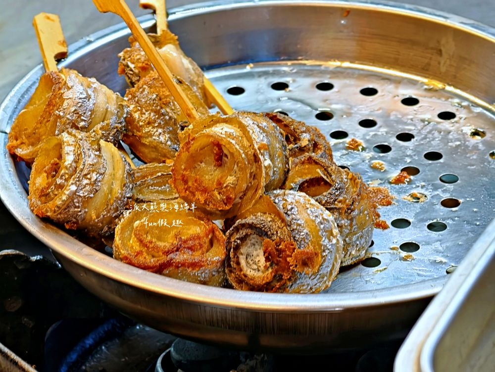 2025辣廚食堂｜南投市公所旁的秘密餐車食堂！必點鮮蚵蓋飯、浮誇海鮮麵及小卷米粉，餐點不僅高CP值，每口更能感受滿滿海鮮自由，海鮮控必訪！