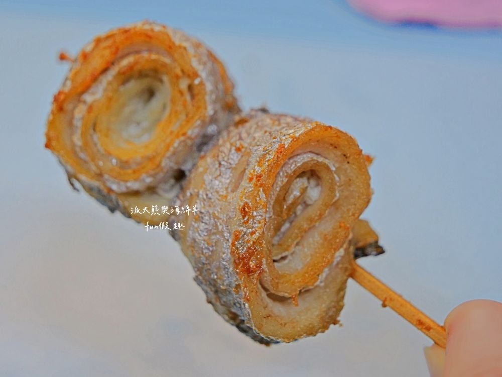 2025辣廚食堂｜南投市公所旁的秘密餐車食堂！必點鮮蚵蓋飯、浮誇海鮮麵及小卷米粉，餐點不僅高CP值，每口更能感受滿滿海鮮自由，海鮮控必訪！