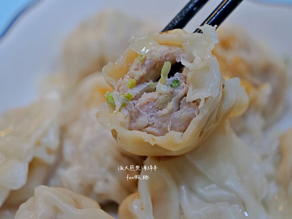 2025辣廚食堂｜南投市公所旁的秘密餐車食堂！必點鮮蚵蓋飯、浮誇海鮮麵及小卷米粉，餐點不僅高CP值，每口更能感受滿滿海鮮自由，海鮮控必訪！