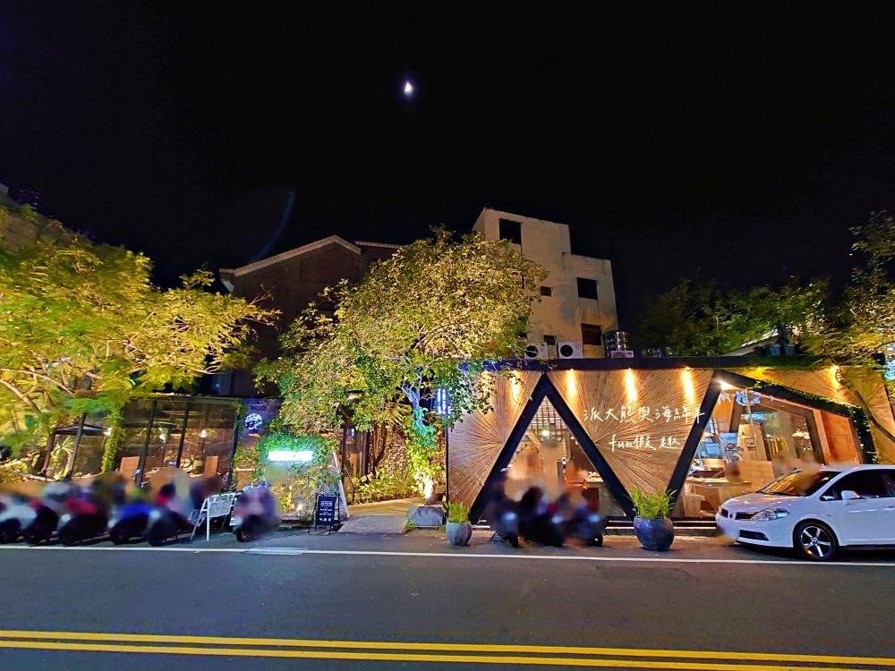 青玖鍋物｜高質感森林風鍋物餐廳，多款獨特湯底與新鮮頂級食材引爆味蕾，草屯聚餐好去處，回訪率百分百！（湯底推薦馬來西亞胡椒白湯&越南清燉牛肉湯；肉品推薦安格斯無骨牛小排&西班牙伊比利豬）～113.1開幕