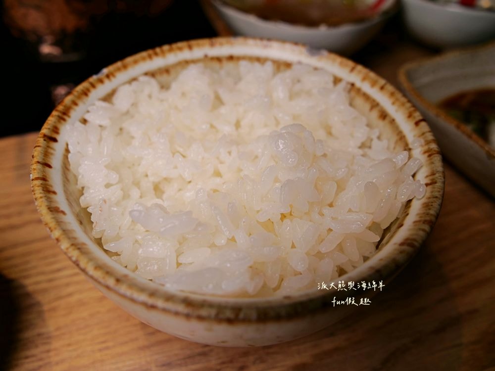 青玖鍋物｜高質感森林風鍋物餐廳，多款獨特湯底與新鮮頂級食材引爆味蕾，草屯聚餐好去處，回訪率百分百！（湯底推薦馬來西亞胡椒白湯&越南清燉牛肉湯；肉品推薦安格斯無骨牛小排&西班牙伊比利豬）～113.1開幕