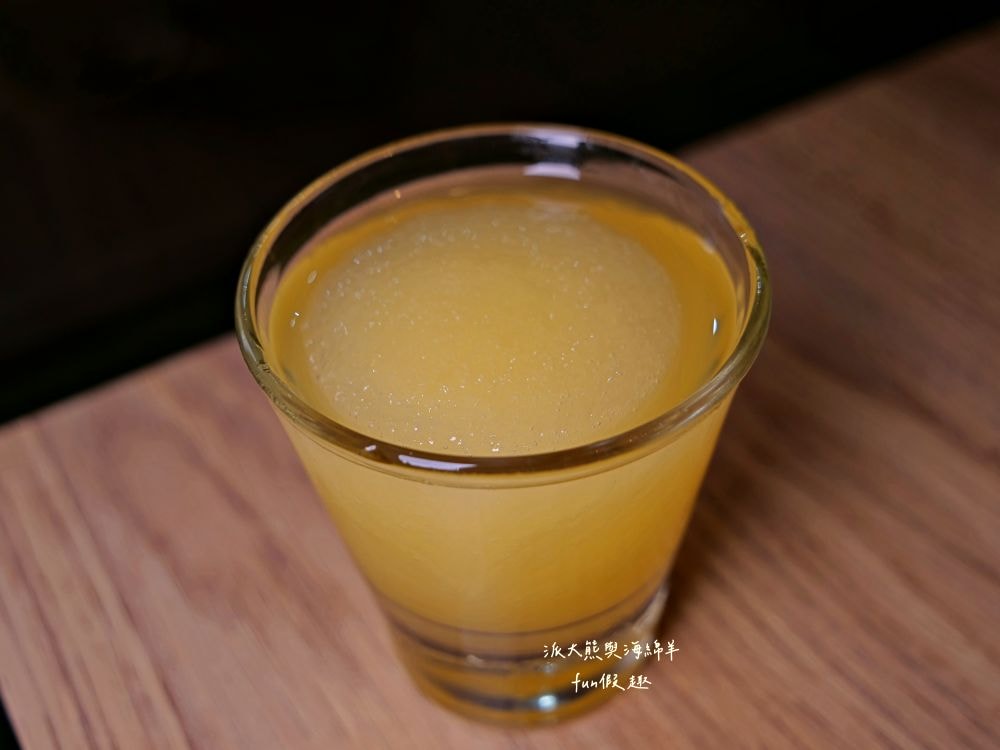 青玖鍋物｜高質感森林風鍋物餐廳，多款獨特湯底與新鮮頂級食材引爆味蕾，草屯聚餐好去處，回訪率百分百！（湯底推薦馬來西亞胡椒白湯&越南清燉牛肉湯；肉品推薦安格斯無骨牛小排&西班牙伊比利豬）～113.1開幕