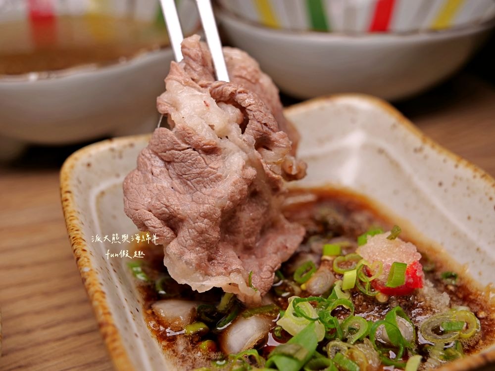 青玖鍋物｜高質感森林風鍋物餐廳，多款獨特湯底與新鮮頂級食材引爆味蕾，草屯聚餐好去處，回訪率百分百！（湯底推薦馬來西亞胡椒白湯&越南清燉牛肉湯；肉品推薦安格斯無骨牛小排&西班牙伊比利豬）～113.1開幕