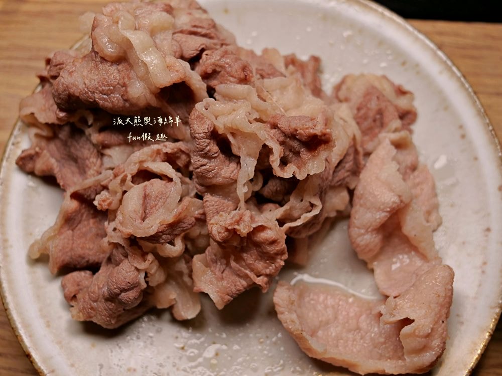 青玖鍋物｜高質感森林風鍋物餐廳，多款獨特湯底與新鮮頂級食材引爆味蕾，草屯聚餐好去處，回訪率百分百！（湯底推薦馬來西亞胡椒白湯&越南清燉牛肉湯；肉品推薦安格斯無骨牛小排&西班牙伊比利豬）～113.1開幕