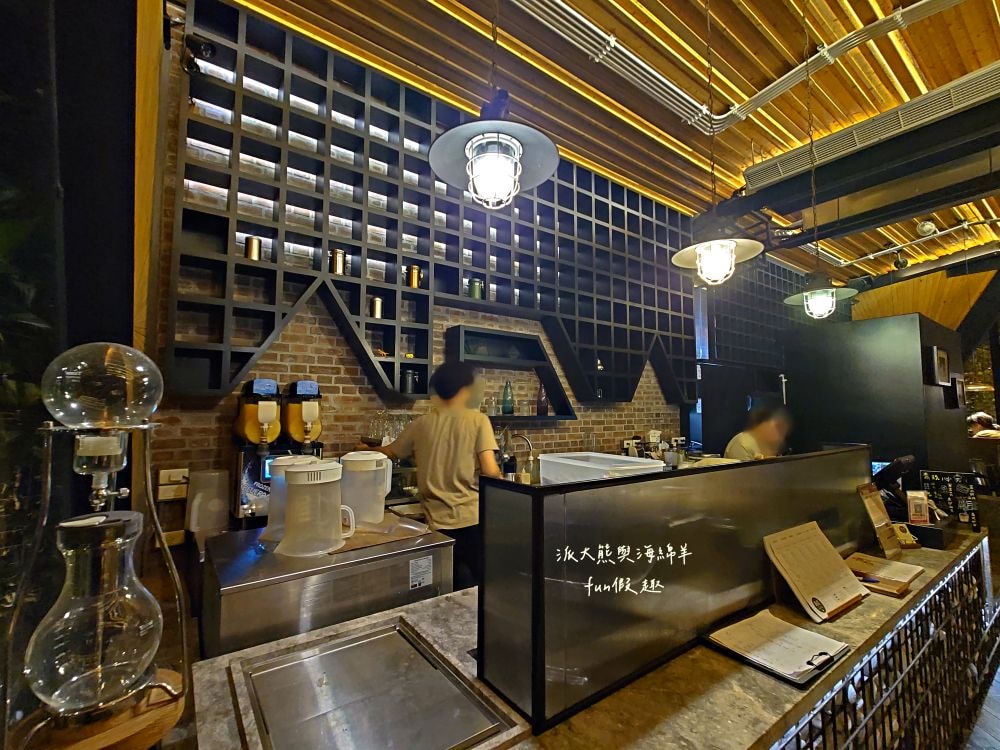 青玖鍋物｜高質感森林風鍋物餐廳，多款獨特湯底與新鮮頂級食材引爆味蕾，草屯聚餐好去處，回訪率百分百！（湯底推薦馬來西亞胡椒白湯&越南清燉牛肉湯；肉品推薦安格斯無骨牛小排&西班牙伊比利豬）～113.1開幕