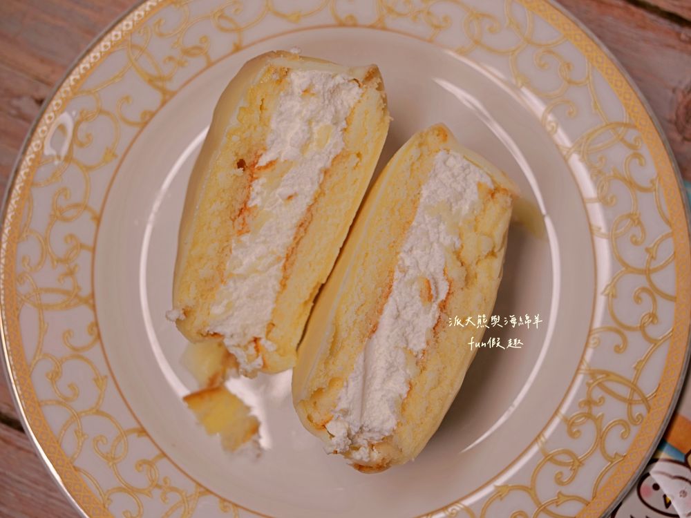 2025全家minimore甜點系列連載︱秉持「小小一口」甜點，就能獲得「大大幸福」滿足感，為煩悶無趣日常，點亮小確幸食光!!!鮮乳脆皮泡芙、熊抱哥草莓風味泡芙、焦糖烤布蕾塔、LOTTE生巧克力派-白巧克力口味、布丁夾心蛋糕、阿薩姆QQ蛋糕捲、經典雙色小泡芙、開心果貝殼夾心（未來持續更新）～