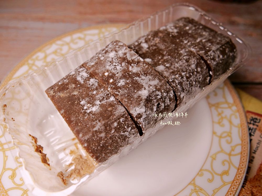 2025全家minimore甜點系列連載︱秉持「小小一口」甜點，就能獲得「大大幸福」滿足感，為煩悶無趣日常，點亮小確幸食光!!!鮮乳脆皮泡芙、熊抱哥草莓風味泡芙、焦糖烤布蕾塔、LOTTE生巧克力派-白巧克力口味、布丁夾心蛋糕、阿薩姆QQ蛋糕捲、經典雙色小泡芙、開心果貝殼夾心（未來持續更新）～