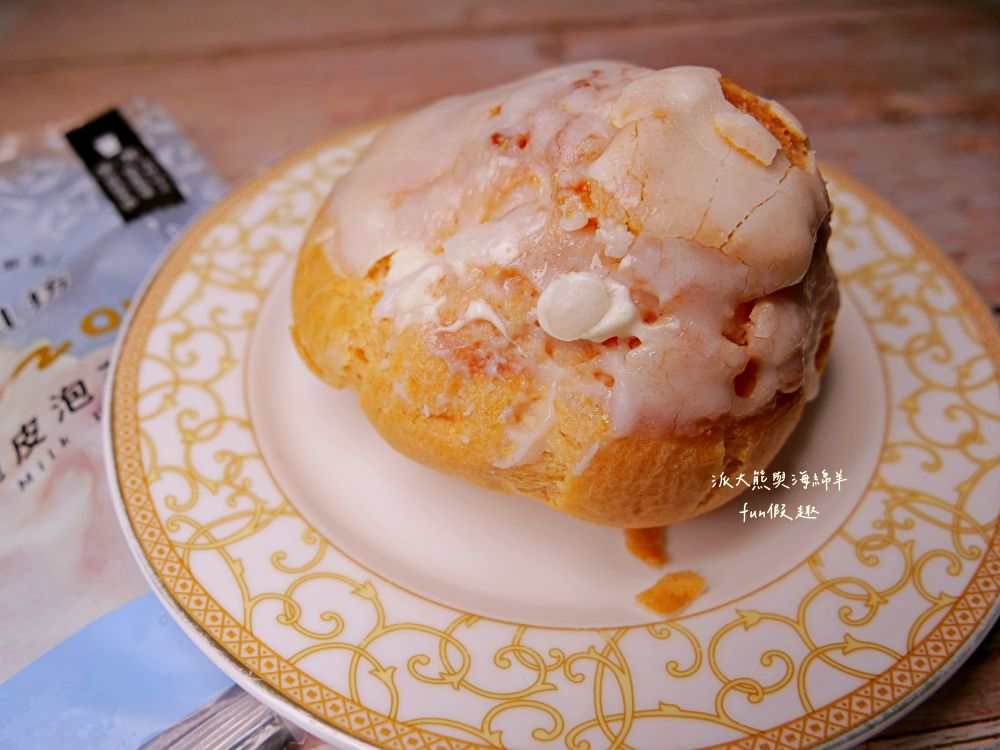 2025全家minimore甜點系列連載︱秉持「小小一口」甜點，就能獲得「大大幸福」滿足感，為煩悶無趣日常，點亮小確幸食光!!!鮮乳脆皮泡芙、熊抱哥草莓風味泡芙、焦糖烤布蕾塔、LOTTE生巧克力派-白巧克力口味、布丁夾心蛋糕、阿薩姆QQ蛋糕捲、經典雙色小泡芙、開心果貝殼夾心（未來持續更新）～