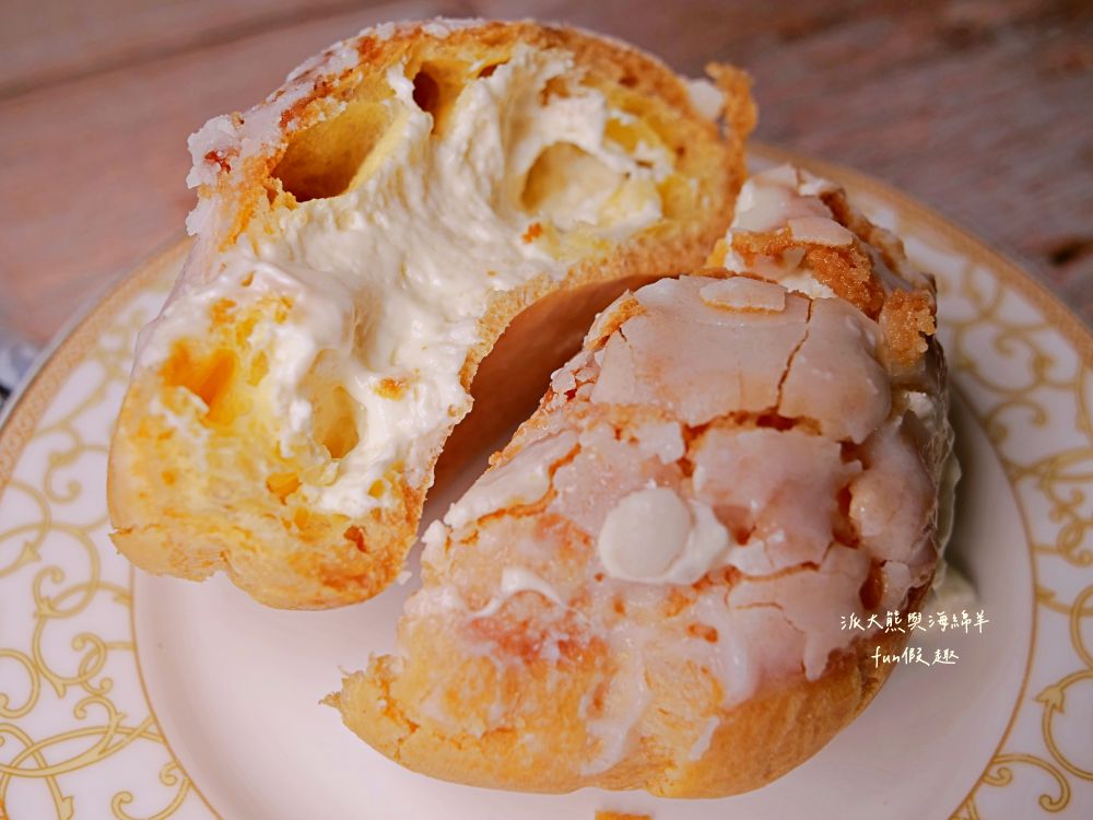 2025全家minimore甜點系列連載︱秉持「小小一口」甜點，就能獲得「大大幸福」滿足感，為煩悶無趣日常，點亮小確幸食光!!!鮮乳脆皮泡芙、熊抱哥草莓風味泡芙、焦糖烤布蕾塔、LOTTE生巧克力派-白巧克力口味、布丁夾心蛋糕、阿薩姆QQ蛋糕捲、經典雙色小泡芙、開心果貝殼夾心（未來持續更新）～