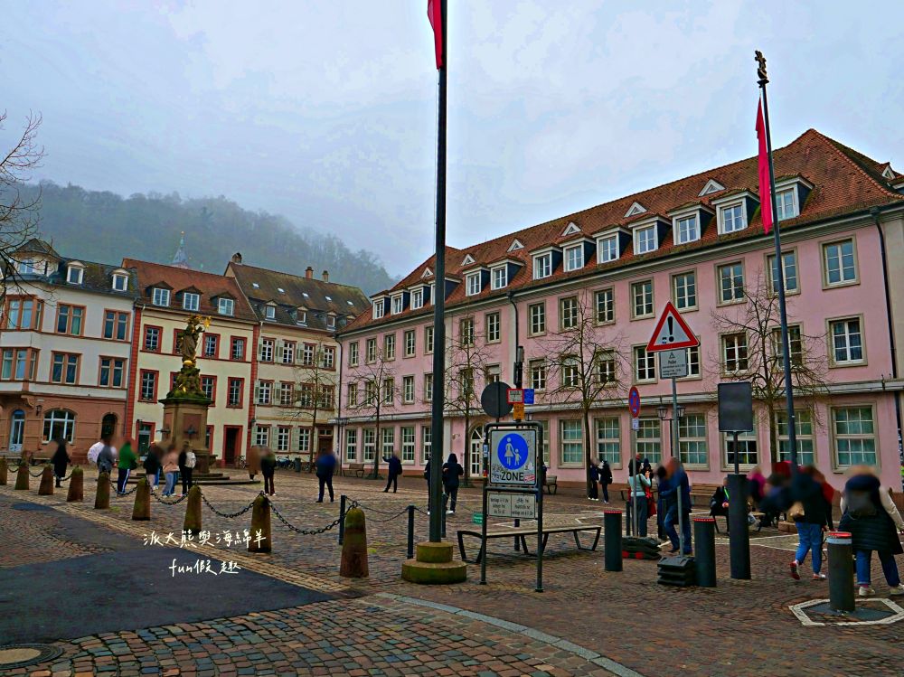 海德堡老城區必逛景點︱漫步卡爾斯廣場、聖靈教堂、海德堡學生監獄、老橋︱春季德瑞13日夢幻跟團～DAY2-3 來到海德堡老城區有什麼是一定要逛&必去的景點呢?