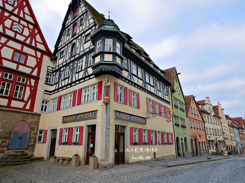 羅滕堡老城區景點必逛&必買伴手禮︱中世紀古城牆聖雅各教堂、普雷萊茵廣場、市政廳廣場、勝利一飲、泰迪熊博物館、瑪麗安藥局︱春季德瑞13日夢幻跟團～DAY2-5絕美中世紀童話小鎮，我們來囉！