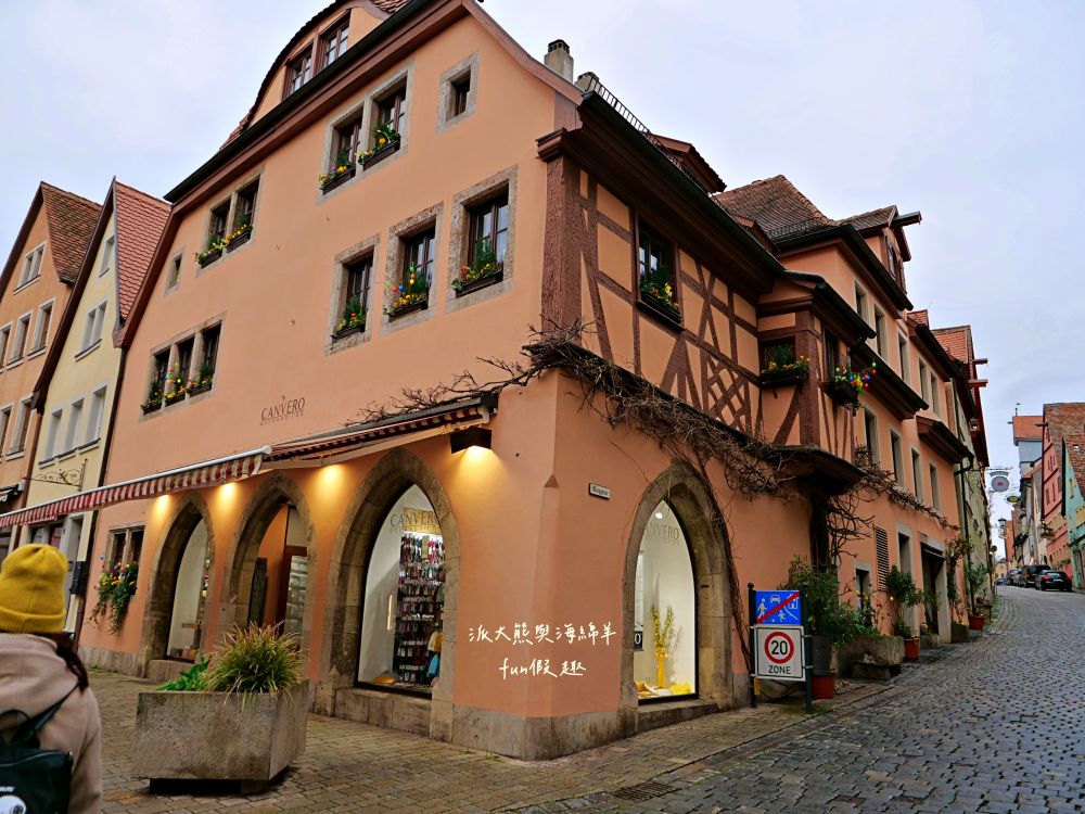 羅滕堡老城區景點必逛&必買伴手禮︱中世紀古城牆聖雅各教堂、普雷萊茵廣場、市政廳廣場、勝利一飲、泰迪熊博物館、瑪麗安藥局︱春季德瑞13日夢幻跟團～DAY2-5絕美中世紀童話小鎮，我們來囉！