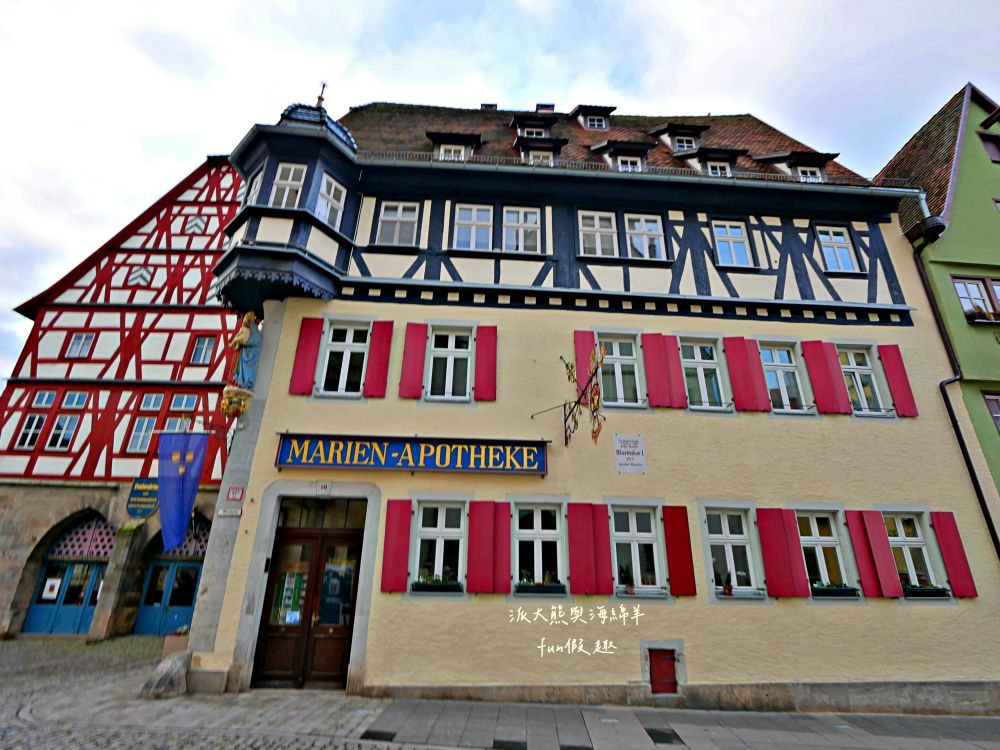 羅滕堡老城區景點必逛&必買伴手禮︱中世紀古城牆聖雅各教堂、普雷萊茵廣場、市政廳廣場、勝利一飲、泰迪熊博物館、瑪麗安藥局︱春季德瑞13日夢幻跟團～DAY2-5絕美中世紀童話小鎮，我們來囉！