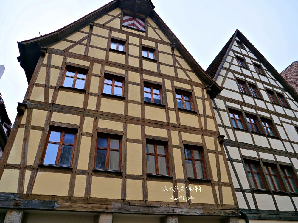 羅滕堡老城區景點必逛&必買伴手禮︱中世紀古城牆聖雅各教堂、普雷萊茵廣場、市政廳廣場、勝利一飲、泰迪熊博物館、瑪麗安藥局︱春季德瑞13日夢幻跟團～DAY2-5絕美中世紀童話小鎮，我們來囉！