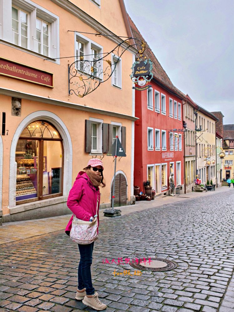 羅滕堡老城區景點必逛&必買伴手禮︱中世紀古城牆聖雅各教堂、普雷萊茵廣場、市政廳廣場、勝利一飲、泰迪熊博物館、瑪麗安藥局︱春季德瑞13日夢幻跟團～DAY2-5絕美中世紀童話小鎮，我們來囉！