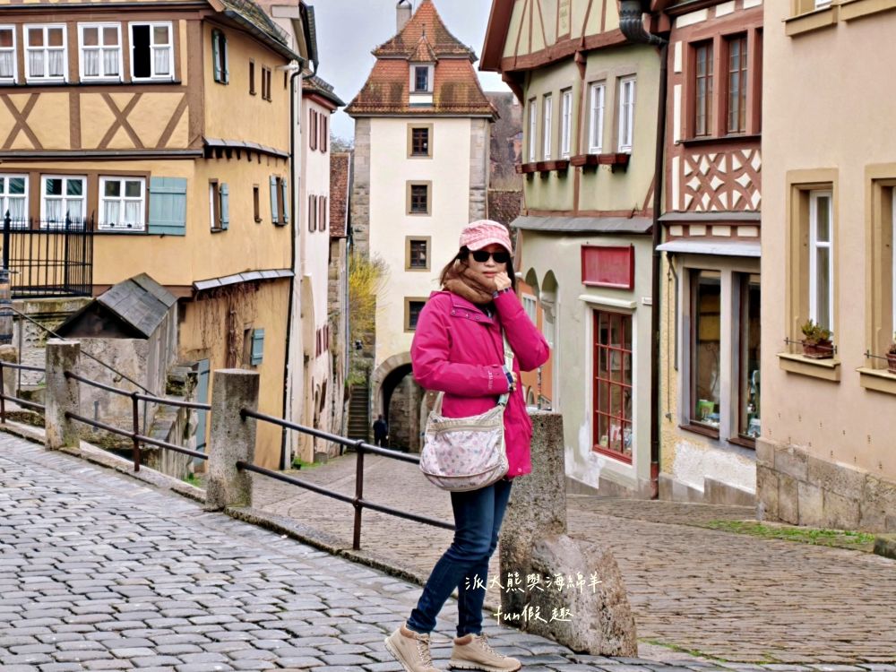羅滕堡老城區景點必逛&必買伴手禮︱中世紀古城牆聖雅各教堂、普雷萊茵廣場、市政廳廣場、勝利一飲、泰迪熊博物館、瑪麗安藥局︱春季德瑞13日夢幻跟團～DAY2-5絕美中世紀童話小鎮，我們來囉！