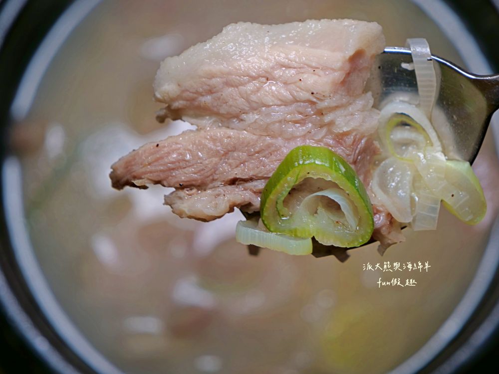 大乘金韓國料理｜草屯高人氣韓風平價餐廳，富客中韓料理華麗轉身！氣氛很韓、服務很親、小菜好吃還能續，根本CP值天花板！大推烤五花肉＋釜山豬肉湯飯的完美組合～113年6月開幕