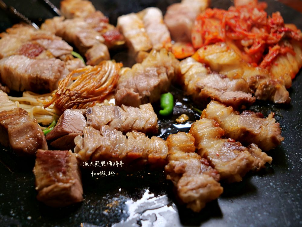 大乘金韓國料理｜草屯高人氣韓風平價餐廳，富客中韓料理華麗轉身！氣氛很韓、服務很親、小菜好吃還能續，根本CP值天花板！大推烤五花肉＋釜山豬肉湯飯的完美組合～113年6月開幕