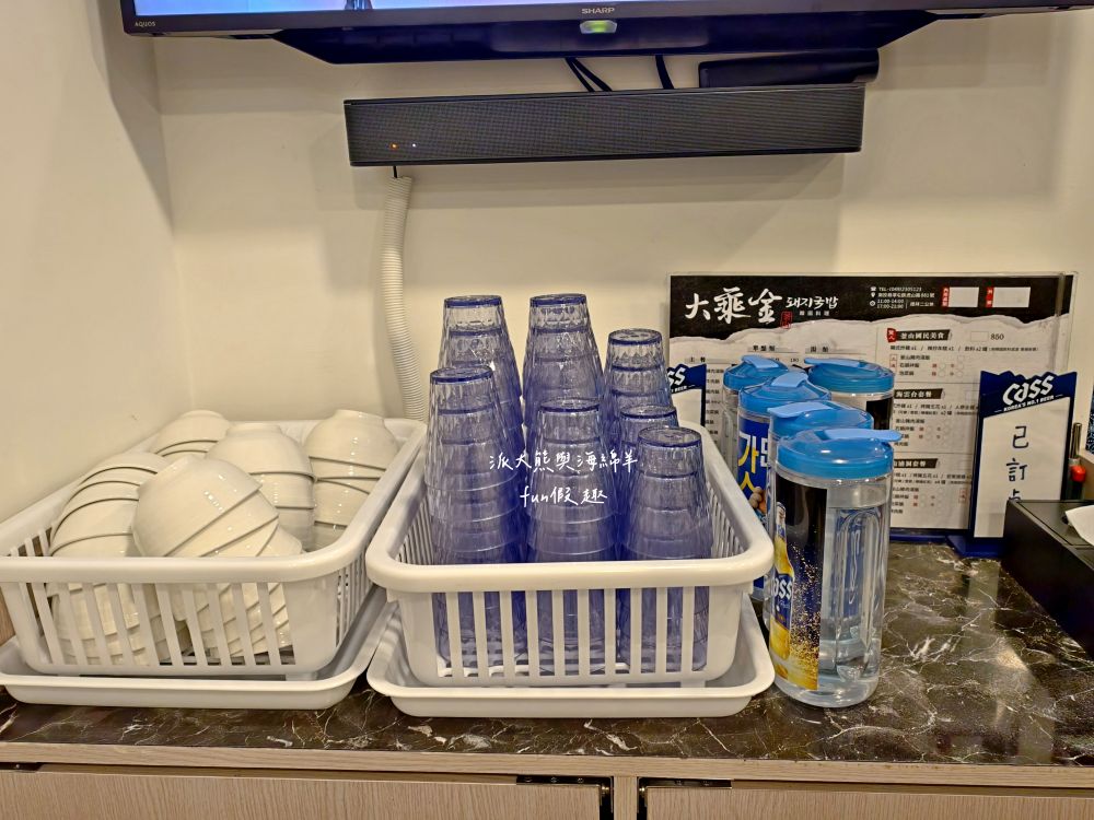 大乘金韓國料理｜草屯高人氣韓風平價餐廳，富客中韓料理華麗轉身！氣氛很韓、服務很親、小菜好吃還能續，根本CP值天花板！大推烤五花肉＋釜山豬肉湯飯的完美組合～113年6月開幕