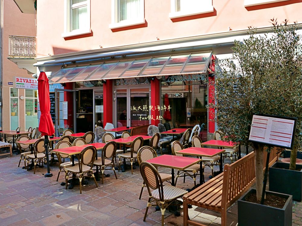 巴登巴登街區漫遊︱弗里德里希浴場、Sophienstraße大道、Longchamp精品包、Swarovski水晶、Wagener Galerie百貨、DM超市︱春季德瑞13日夢幻跟團︱DAY3-2～