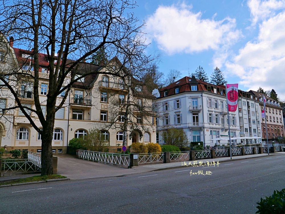 巴登巴登街區漫遊︱弗里德里希浴場、Sophienstraße大道、Longchamp精品包、Swarovski水晶、Wagener Galerie百貨、DM超市︱春季德瑞13日夢幻跟團︱DAY3-2～