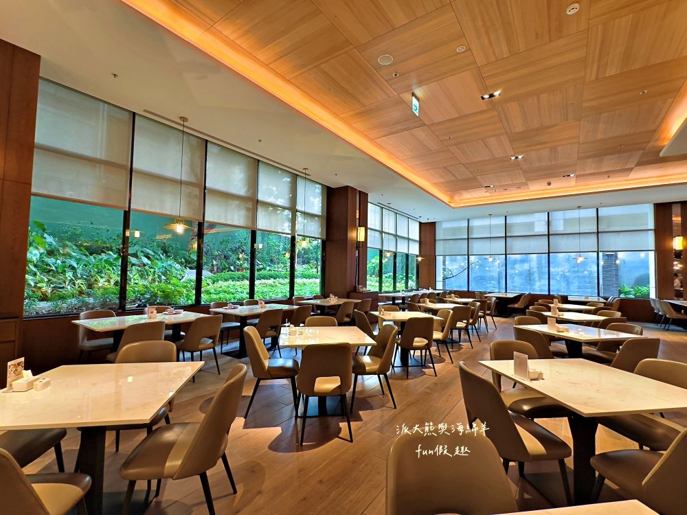 榕廷百匯餐廳︱絕美用餐大廳，餐點種類豐富且品質佳，更能自由選擇用餐時段與客製化早午餐服務，讓房客輕鬆享用美好早餐時光︱禧榕軒大飯店（Grand Banyan Hotel）早餐