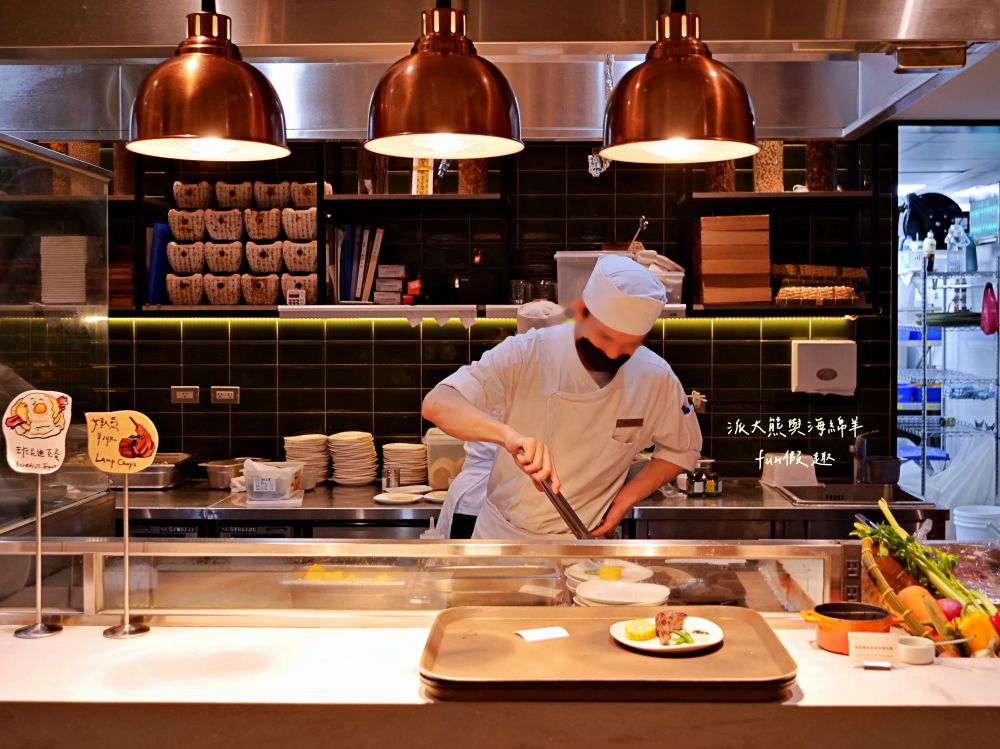 榕廷百匯餐廳︱絕美用餐大廳，餐點種類豐富且品質佳，更能自由選擇用餐時段與客製化早午餐服務，讓房客輕鬆享用美好早餐時光︱禧榕軒大飯店（Grand Banyan Hotel）早餐