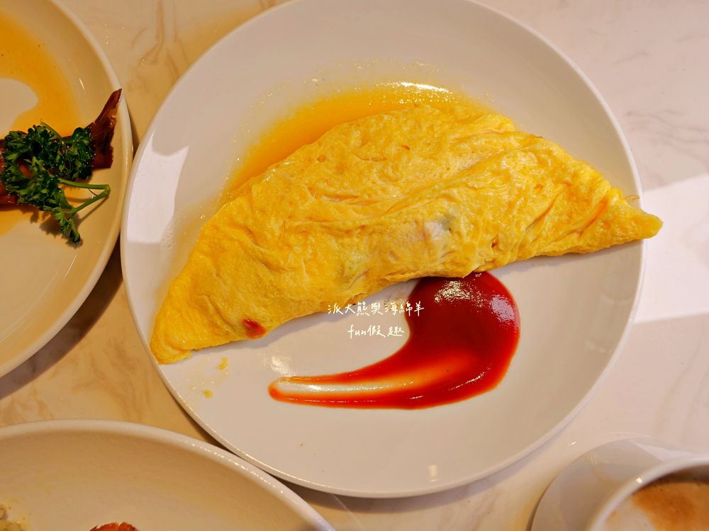 榕廷百匯餐廳︱絕美用餐大廳，餐點種類豐富且品質佳，更能自由選擇用餐時段與客製化早午餐服務，讓房客輕鬆享用美好早餐時光︱禧榕軒大飯店（Grand Banyan Hotel）早餐