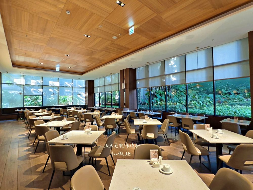 榕廷百匯餐廳︱絕美用餐大廳，餐點種類豐富且品質佳，更能自由選擇用餐時段與客製化早午餐服務，讓房客輕鬆享用美好早餐時光︱禧榕軒大飯店（Grand Banyan Hotel）早餐