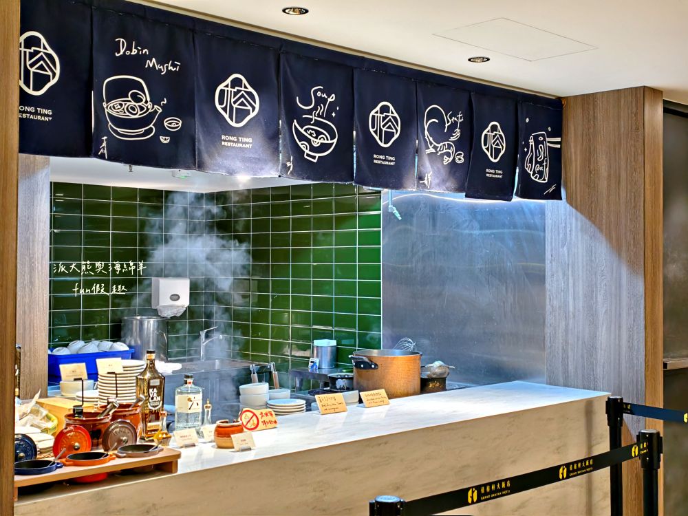 榕廷百匯餐廳︱絕美用餐大廳，餐點種類豐富且品質佳，更能自由選擇用餐時段與客製化早午餐服務，讓房客輕鬆享用美好早餐時光︱禧榕軒大飯店（Grand Banyan Hotel）早餐