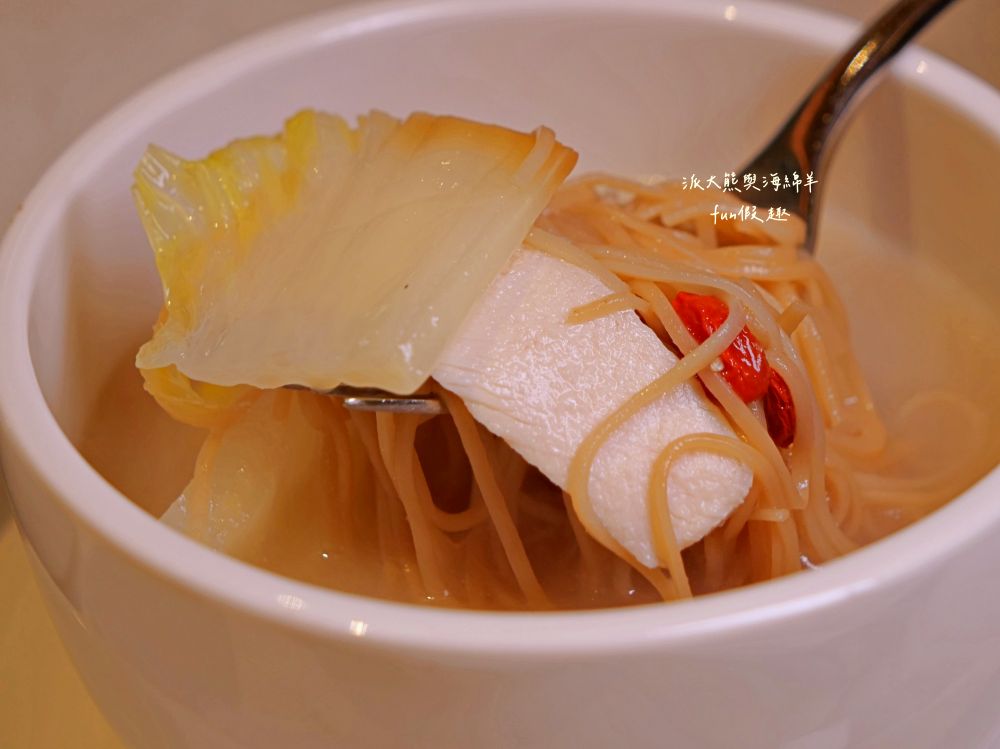 榕廷百匯餐廳︱絕美用餐大廳，餐點種類豐富且品質佳，更能自由選擇用餐時段與客製化早午餐服務，讓房客輕鬆享用美好早餐時光︱禧榕軒大飯店（Grand Banyan Hotel）早餐