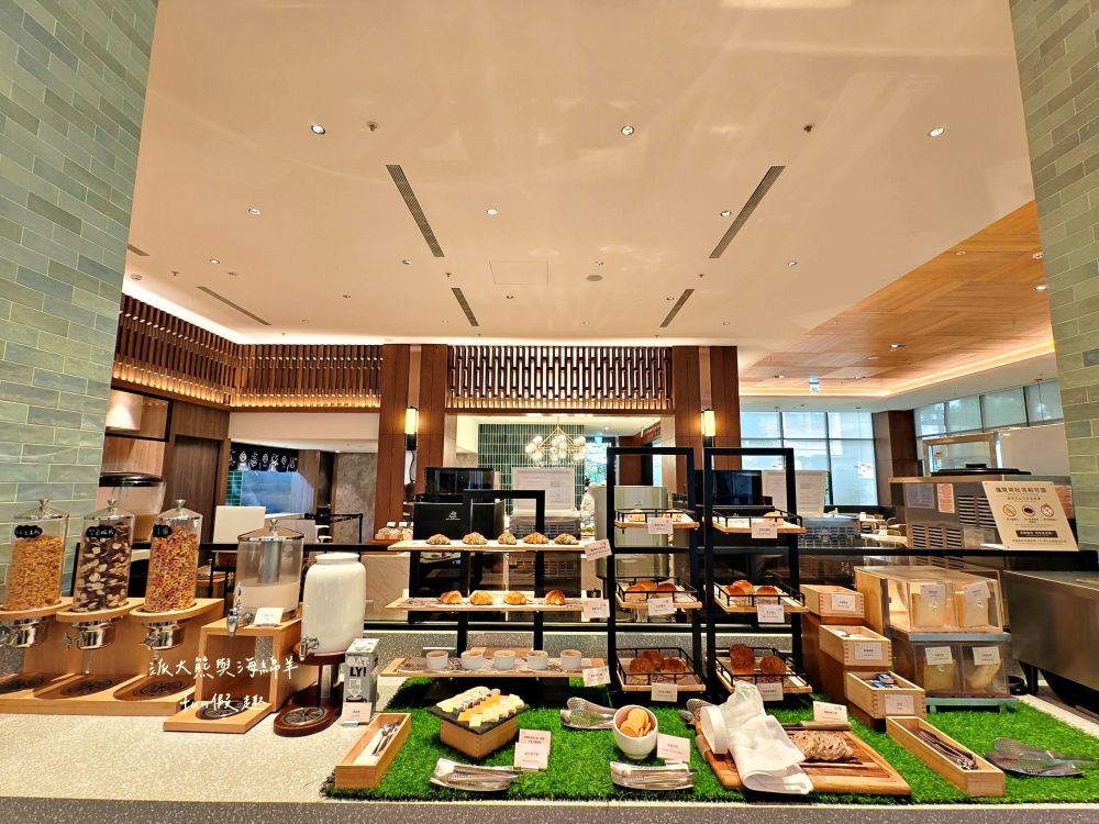 榕廷百匯餐廳︱絕美用餐大廳，餐點種類豐富且品質佳，更能自由選擇用餐時段與客製化早午餐服務，讓房客輕鬆享用美好早餐時光︱禧榕軒大飯店（Grand Banyan Hotel）早餐