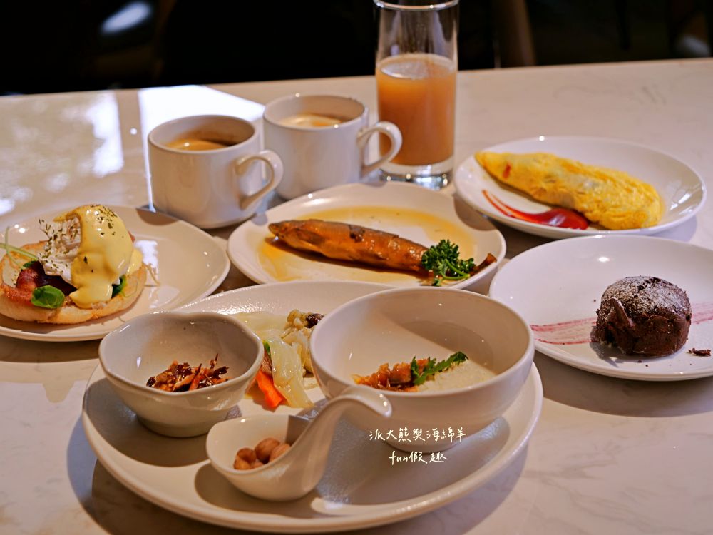 榕廷百匯餐廳︱絕美用餐大廳，餐點種類豐富且品質佳，更能自由選擇用餐時段與客製化早午餐服務，讓房客輕鬆享用美好早餐時光︱禧榕軒大飯店（Grand Banyan Hotel）早餐